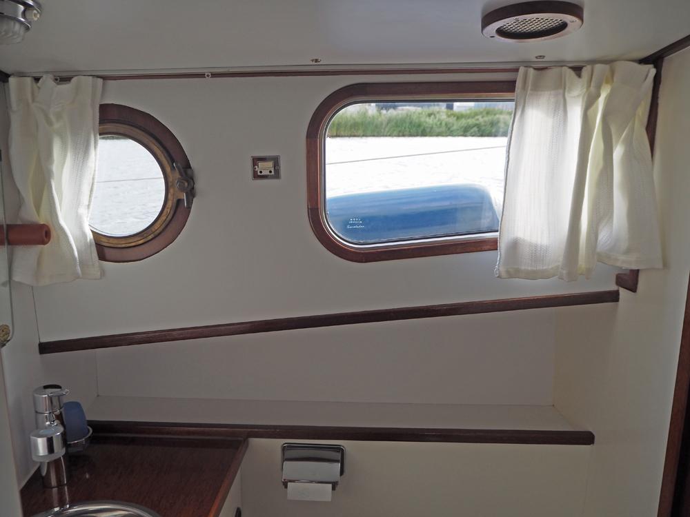 Cabin en avant, H&eacute;bergements